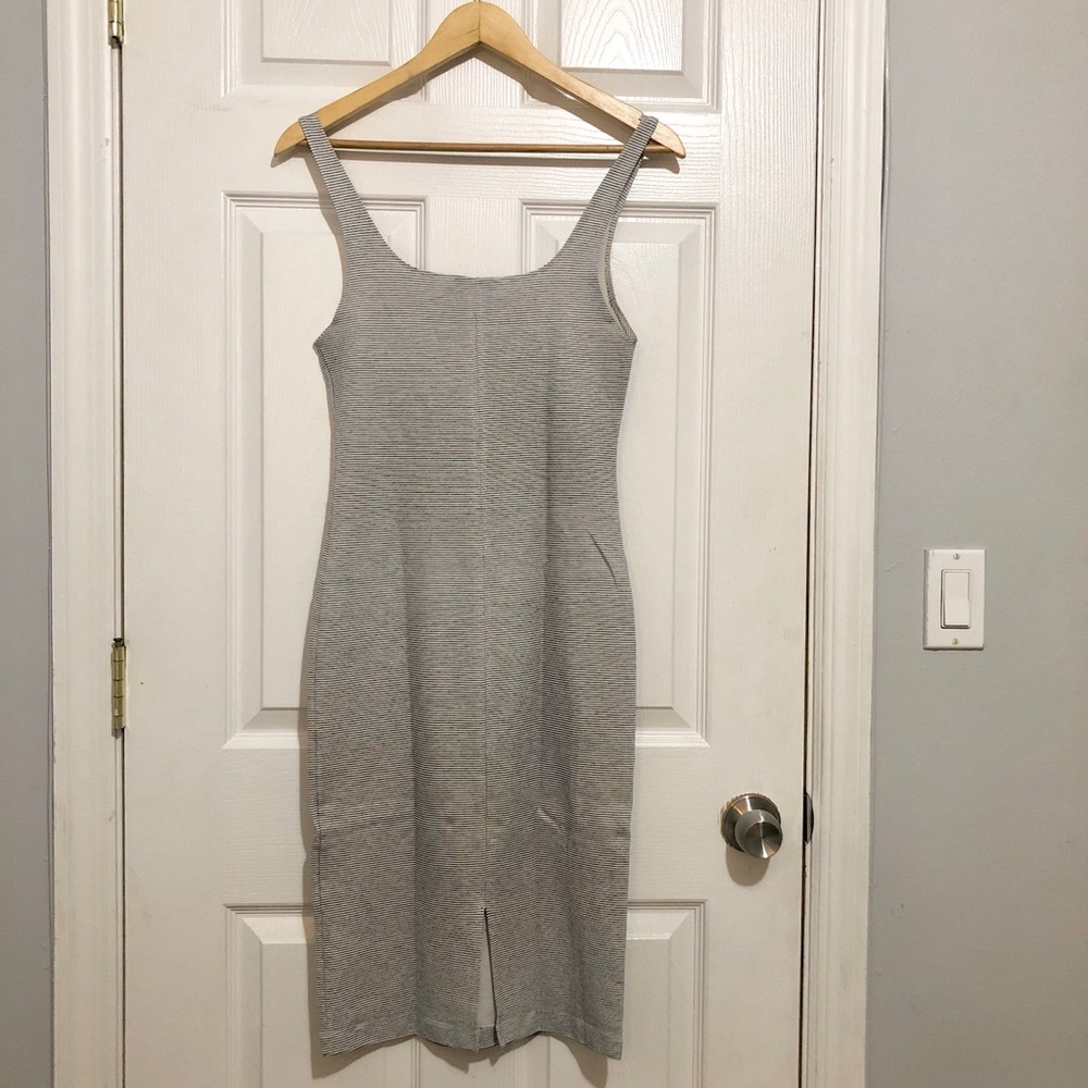Dress - Picture 4 of 4